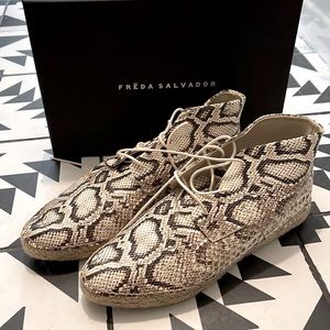 Freda Salvador Harper Lace Up Espadrille Bootie Vanilla Snake size 9 New w/ box